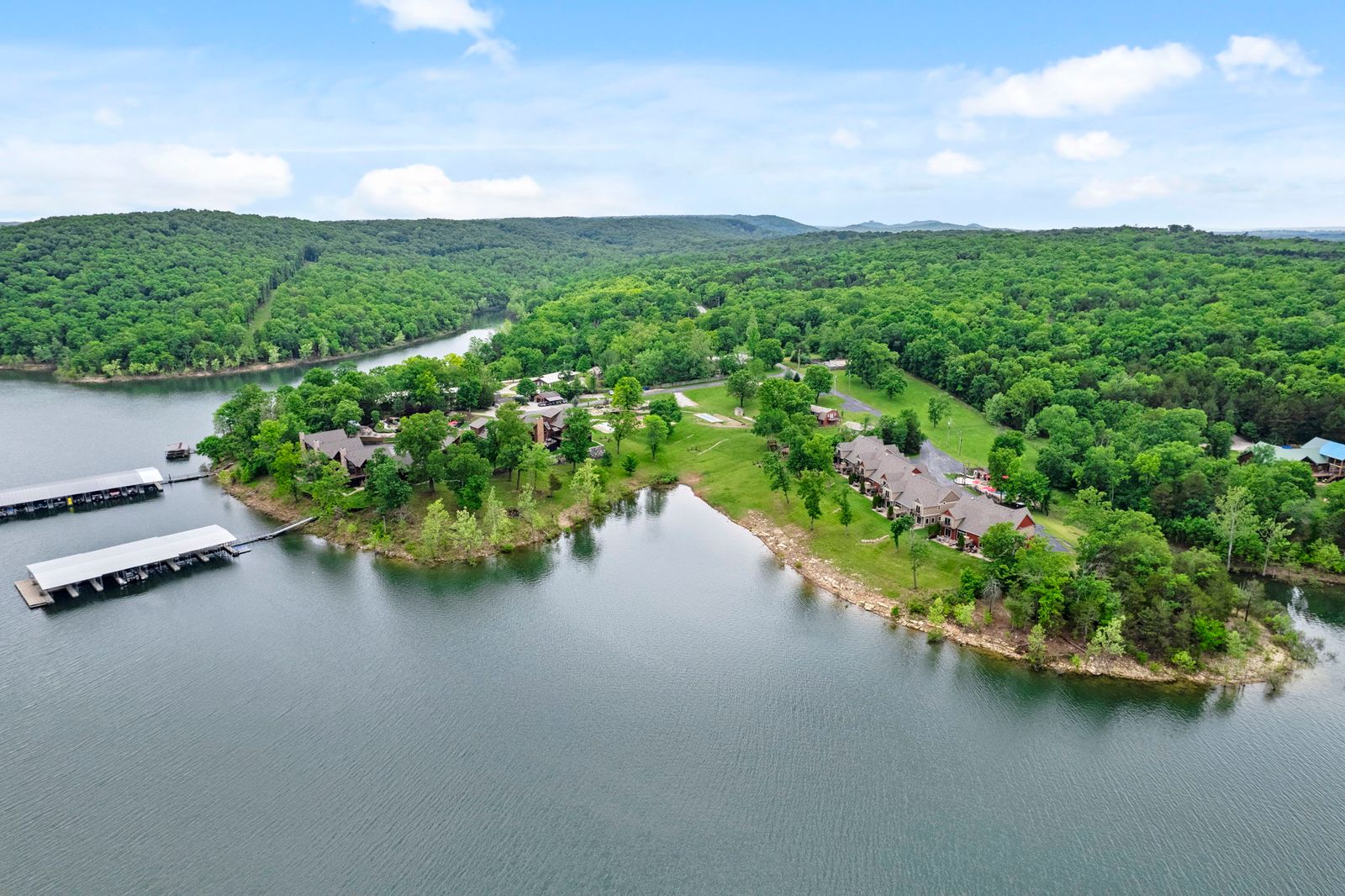 Aerial view of Chalets on Table Rock Lake and its lakefront setting